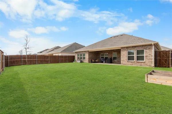 $2,700 | 797 Vineyard Way, Forney, TX 75126