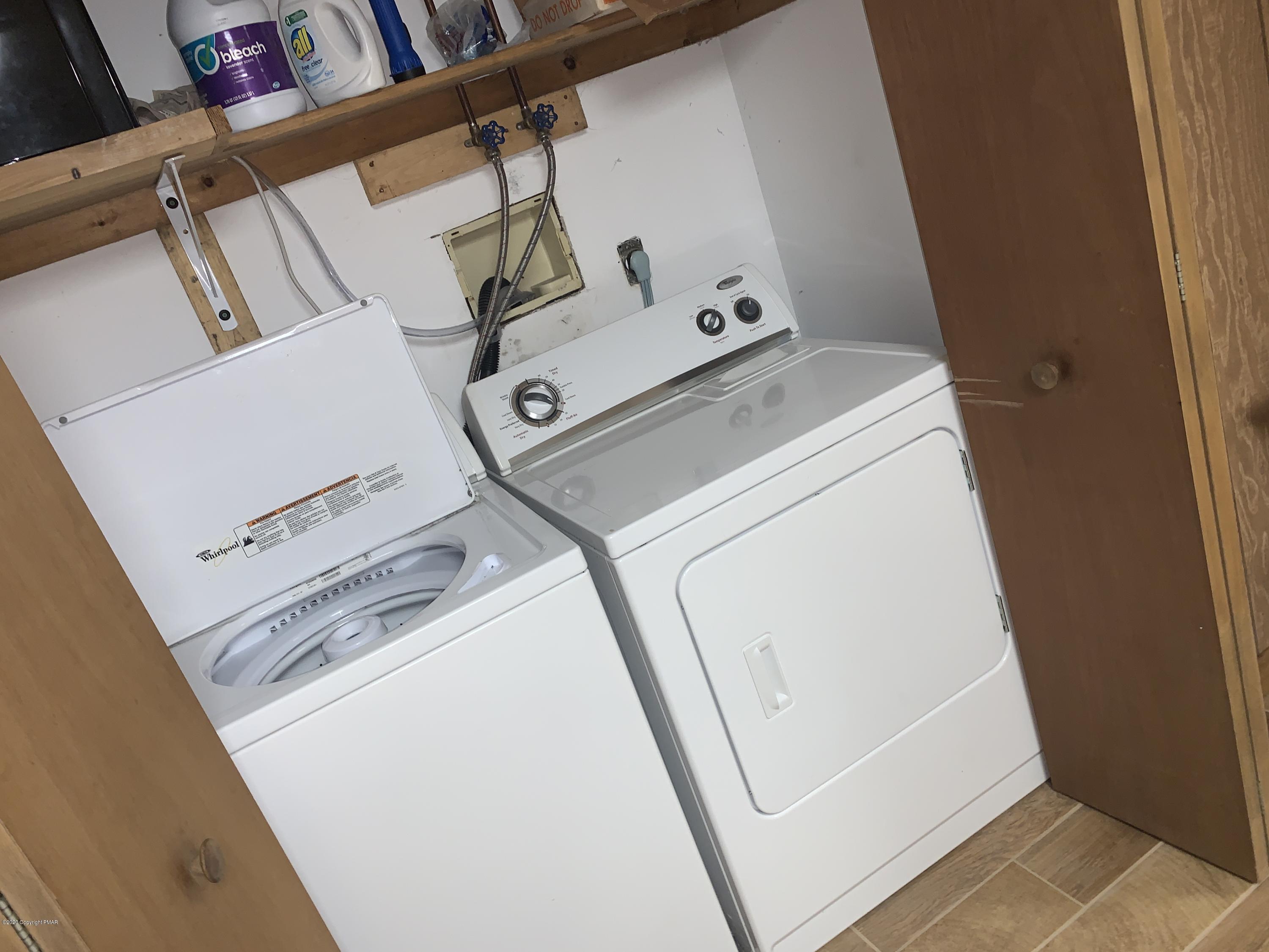 1108 Hampstead Road Bushkill, PA 18324 - Photo 28 of 34 a utility room with dryer and washer