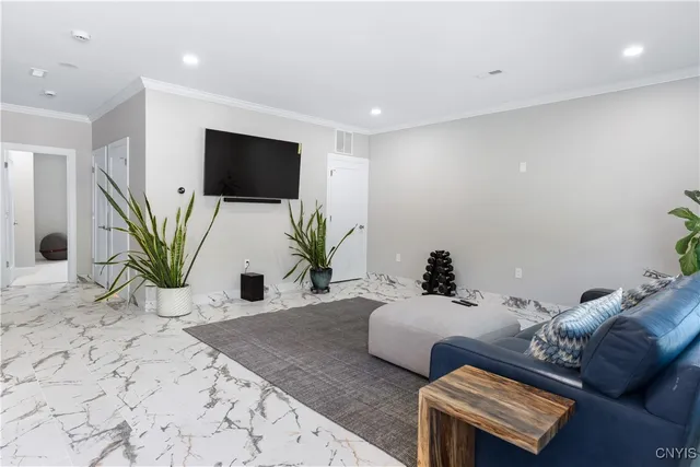 $2,500 | 238 Oriskany Boulevard, Unit 3, Whitestown, NY 13492