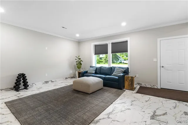 $2,500 | 238 Oriskany Boulevard, Unit 3, Whitestown, NY 13492