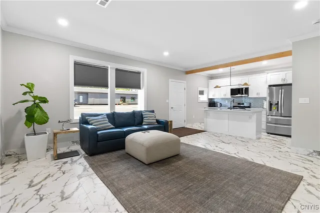 $2,500 | 238 Oriskany Boulevard, Unit 3, Whitestown, NY 13492