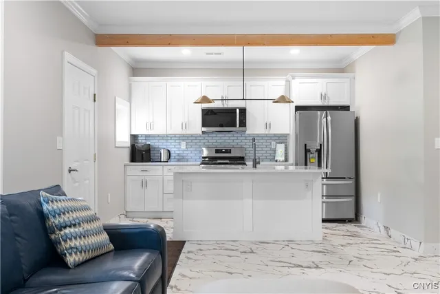 $2,500 | 238 Oriskany Boulevard, Unit 3, Whitestown, NY 13492