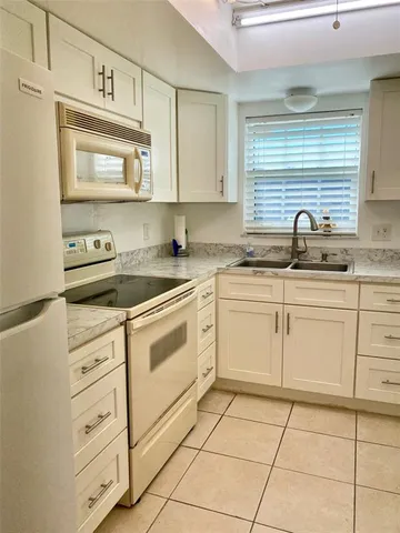 $123,500 | 1652 South Lake Avenue, Unit 2, Clearwater, FL 33756