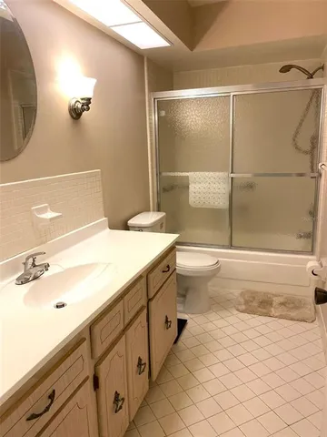 $123,500 | 1652 South Lake Avenue, Unit 2, Clearwater, FL 33756