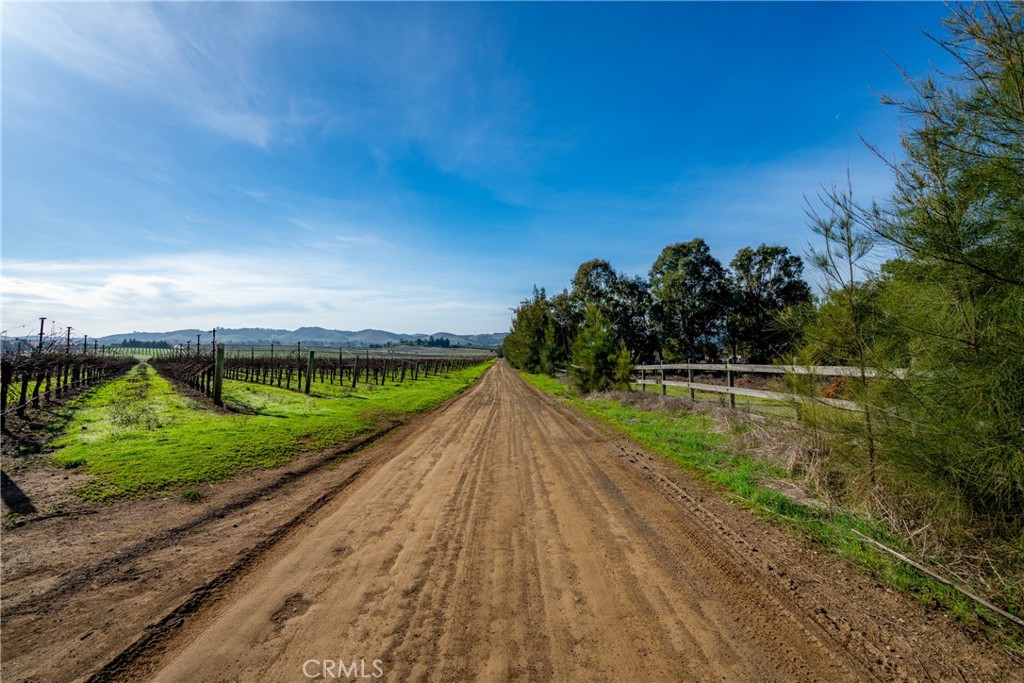 4910 Edna Road San Luis Obispo, CA 93401 - Photo 7 of 29
