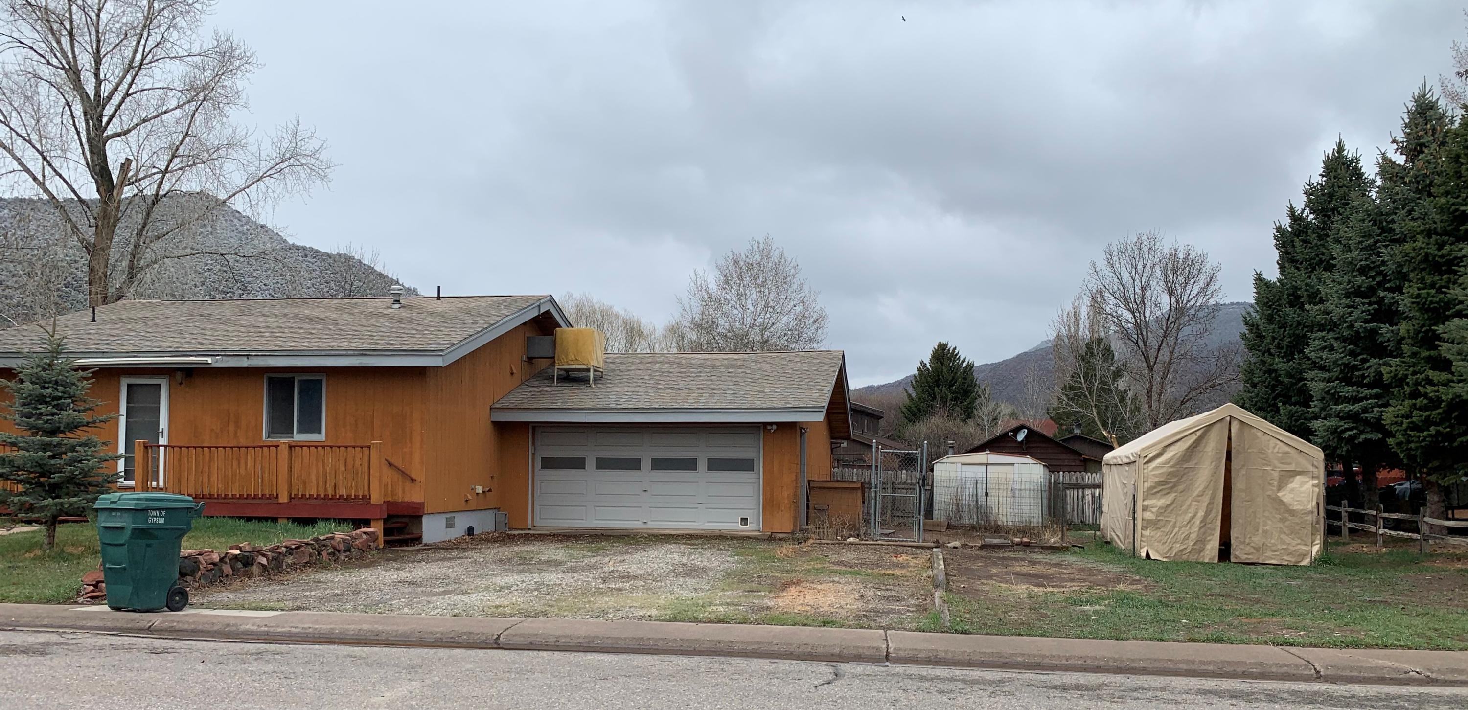 108 River View Road Gypsum, CO 81637 - Photo 3 of 14 IMG_1091