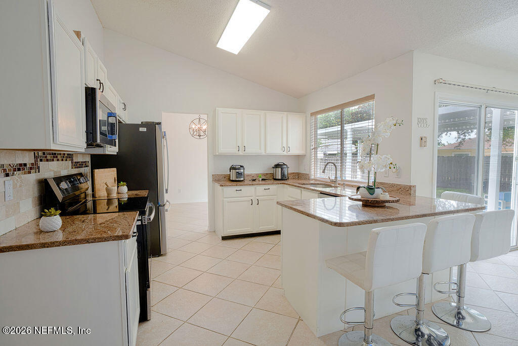 3441 Bristol Bridge Road Orange Park, FL 32073 - Photo 7 of 28 kitchen1