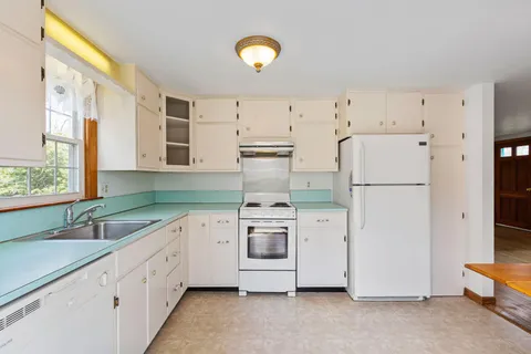 $689,000 | 98 Sheep Pond Drive, Brewster, MA 02631