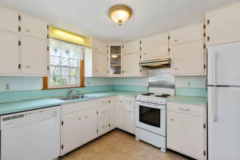 $689,000 | 98 Sheep Pond Drive, Brewster, MA 02631