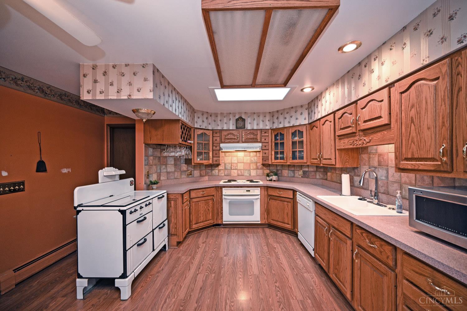 7522 East Miami River Road Cincinnati, OH 45247 - Photo 9 of 57