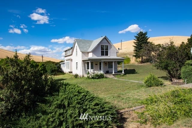 631 Shea Road Waitsburg, WA 99361 - Photo 12 of 15 a front view of a house with a yard