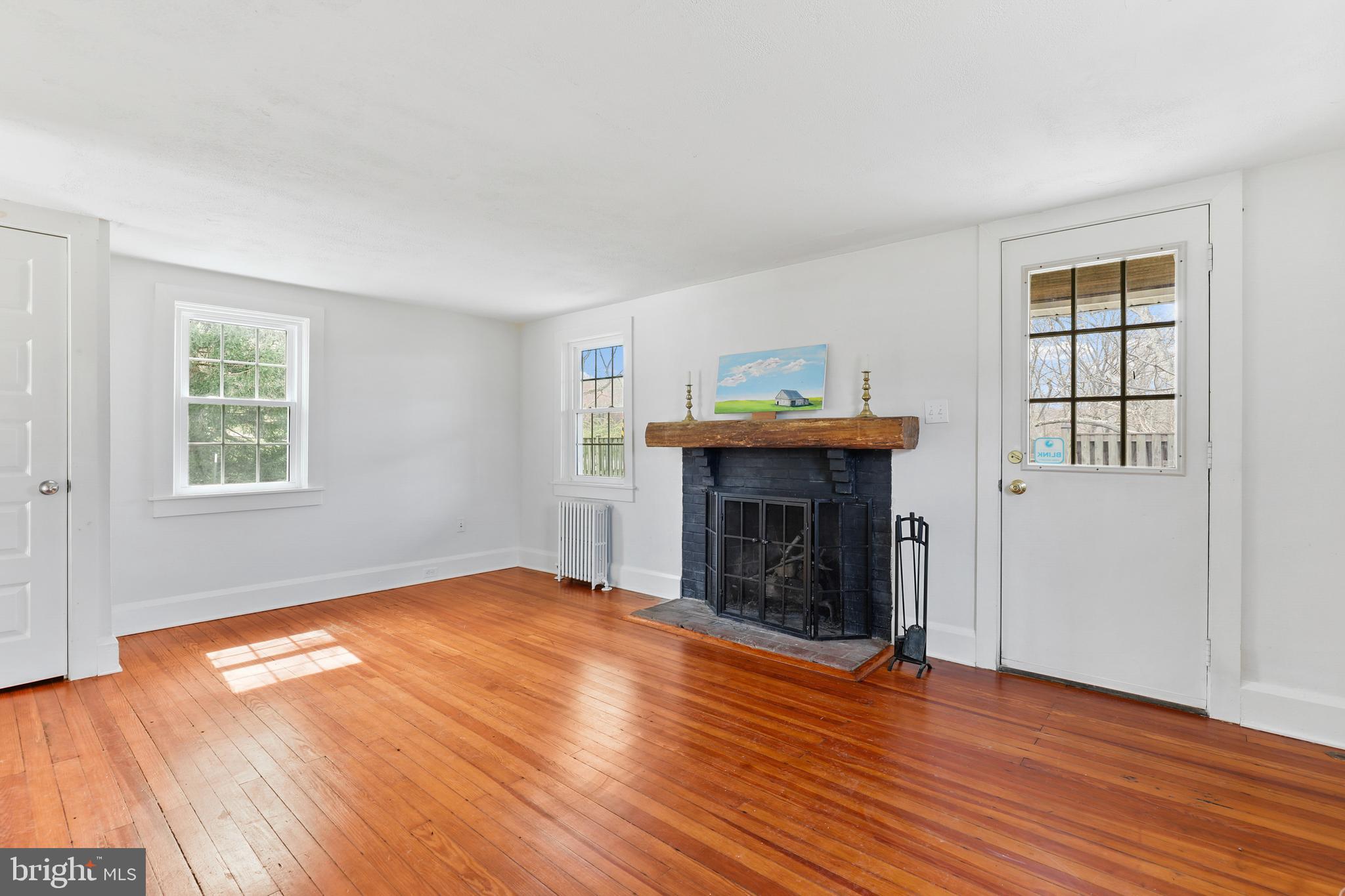 12525 Garrison Forest Road Owings Mills, MD 21117 - Photo 13 of 40 Living Room
