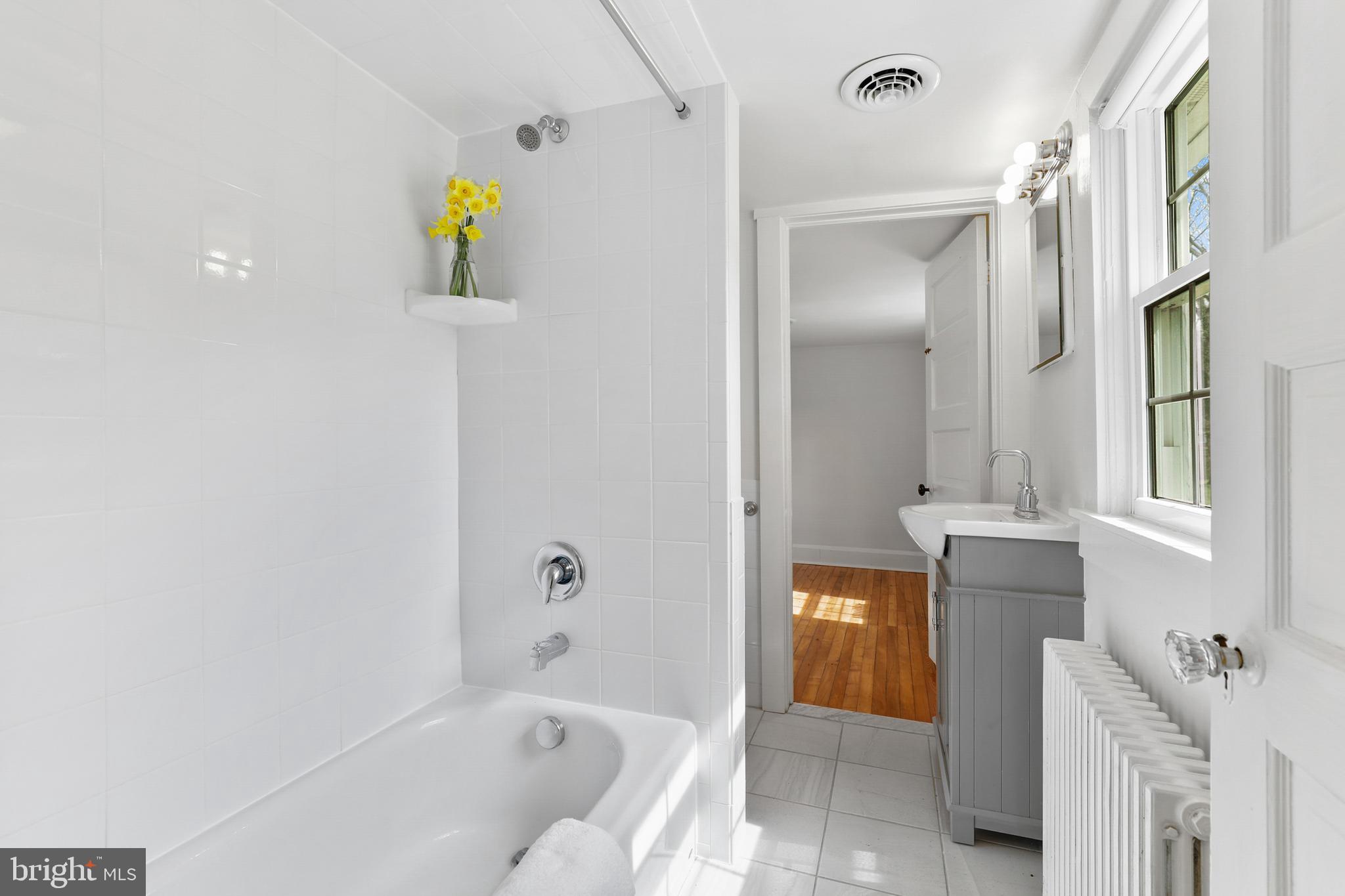 12525 Garrison Forest Road Owings Mills, MD 21117 - Photo 26 of 40 Bath 2 with tub/shower combo