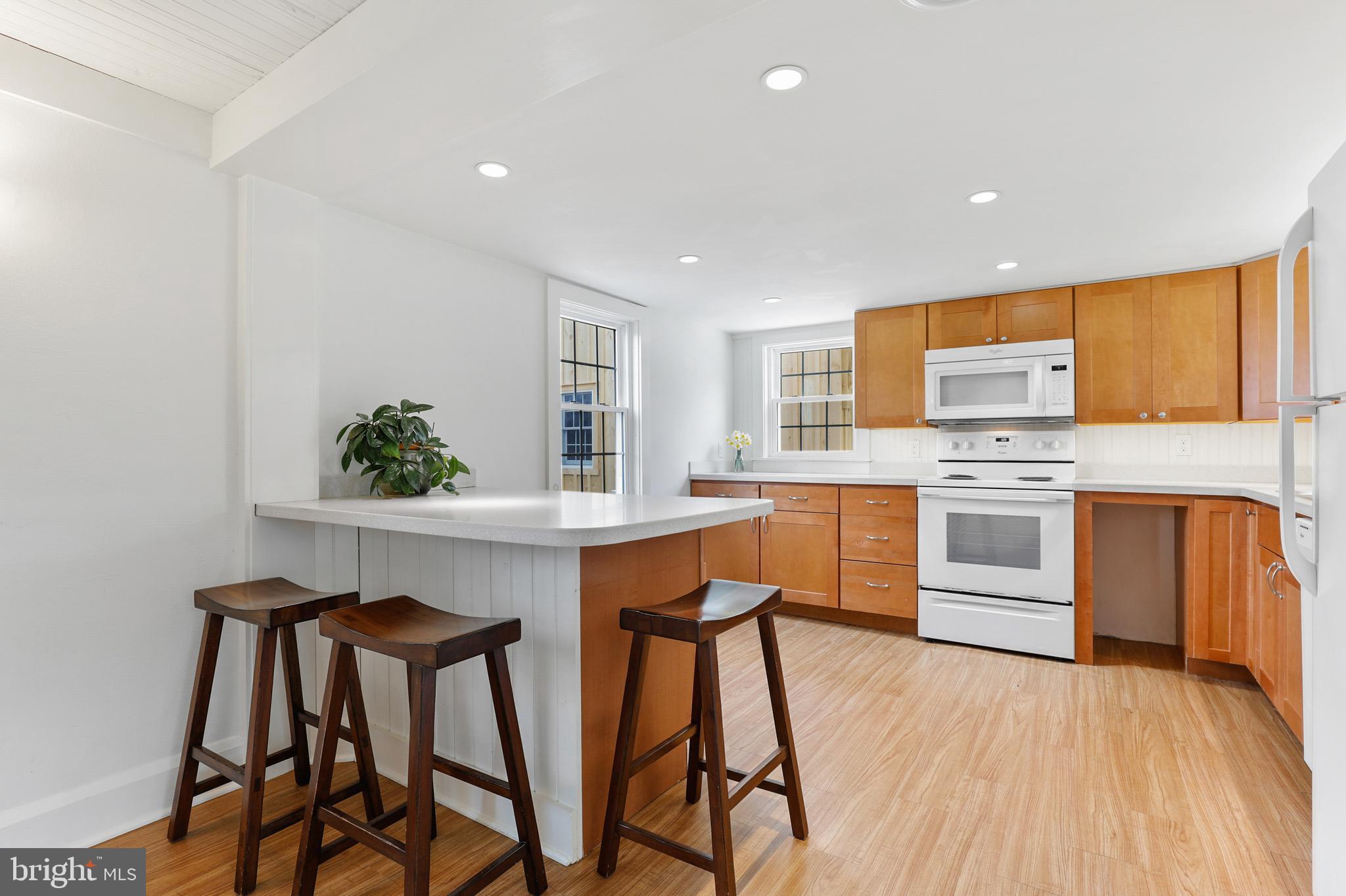 12525 Garrison Forest Road Owings Mills, MD 21117 - Photo 9 of 40 Kitchen breakfast bar