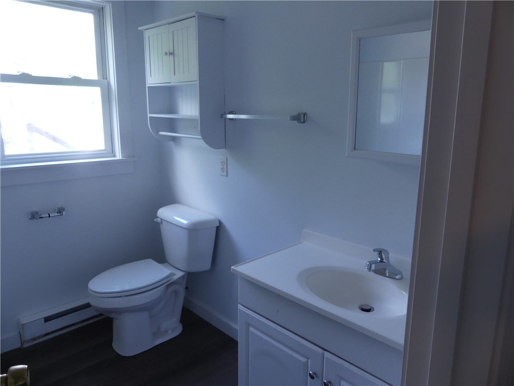 188 Danielson Pike Foster, RI 02825 - Photo 13 of 38 upstairs full bath tub and shower