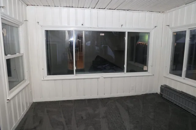 $199,999 | 5273 Hillcrest Street, Grosse Pointe, MI 48236