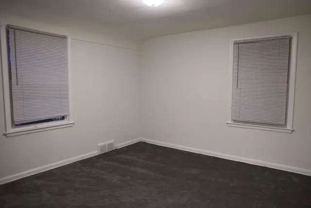 $199,999 | 5273 Hillcrest Street, Grosse Pointe, MI 48236