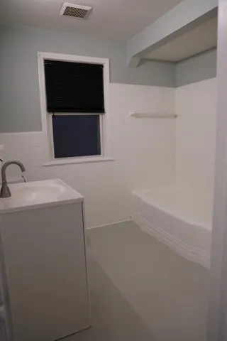 $199,999 | 5273 Hillcrest Street, Grosse Pointe, MI 48236