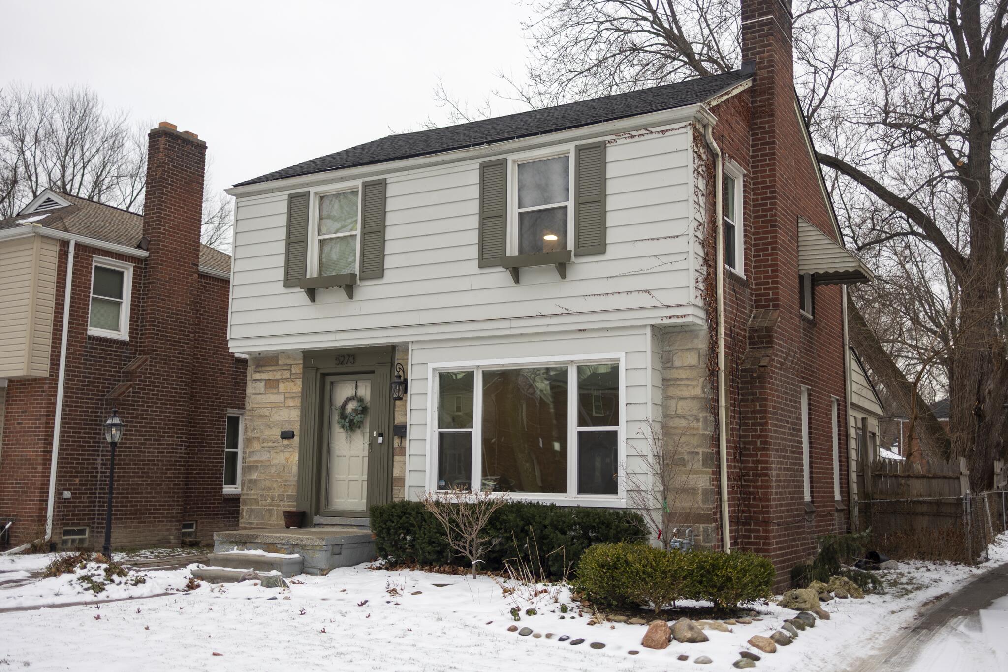 5273 Hillcrest Street Grosse Pointe, MI 48236 - Photo 2 of 30 0X4A1727