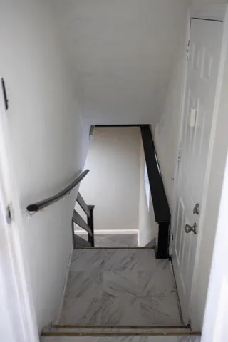 $199,999 | 5273 Hillcrest Street, Grosse Pointe, MI 48236