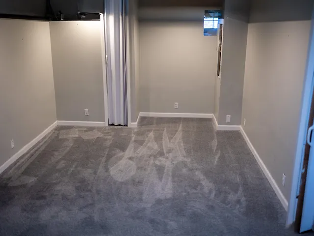 $199,999 | 5273 Hillcrest Street, Grosse Pointe, MI 48236