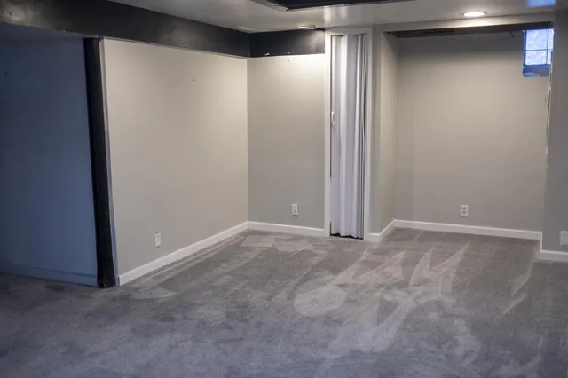 $199,999 | 5273 Hillcrest Street, Grosse Pointe, MI 48236