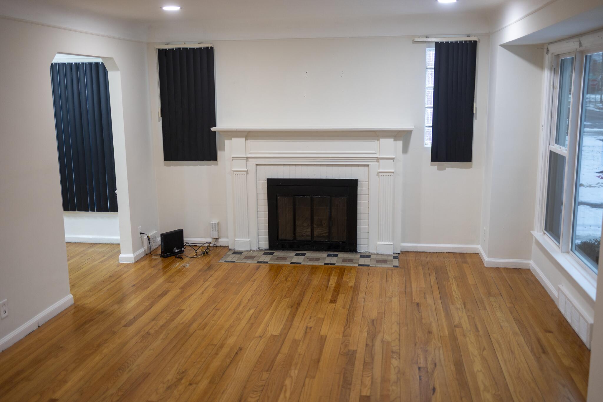 5273 Hillcrest Street Grosse Pointe, MI 48236 - Photo 3 of 30 0X4A1646