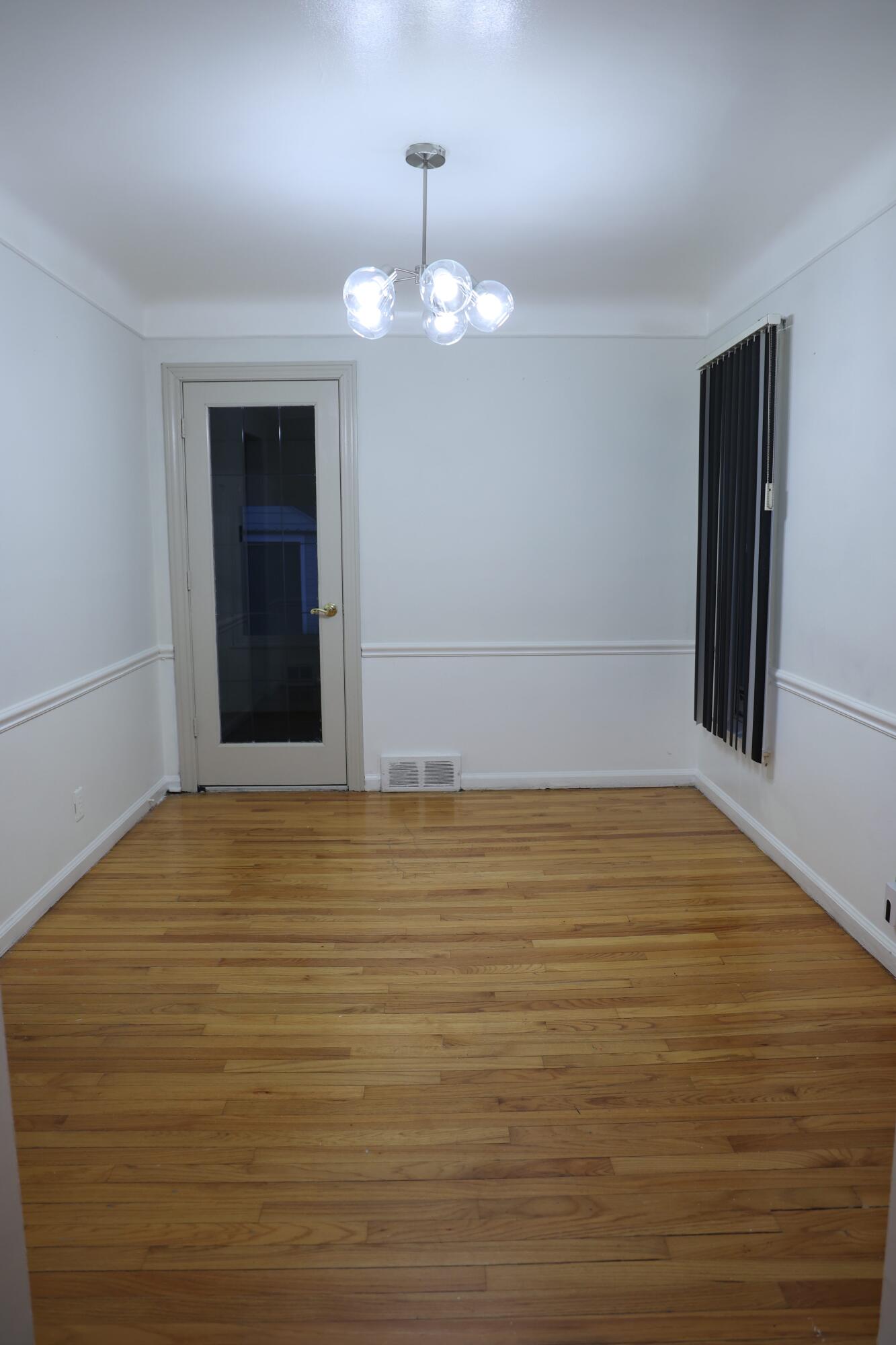 5273 Hillcrest Street Grosse Pointe, MI 48236 - Photo 6 of 30 0X4A1932