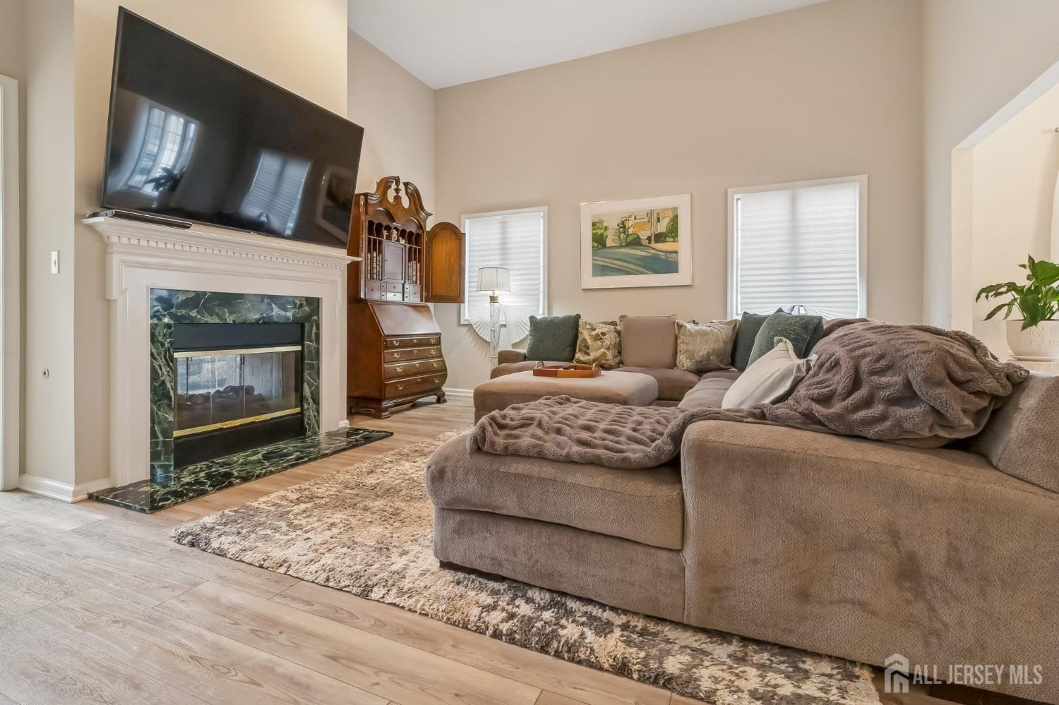 4 Trent Road Monroe Township, NJ 08831 - Photo 18 of 32