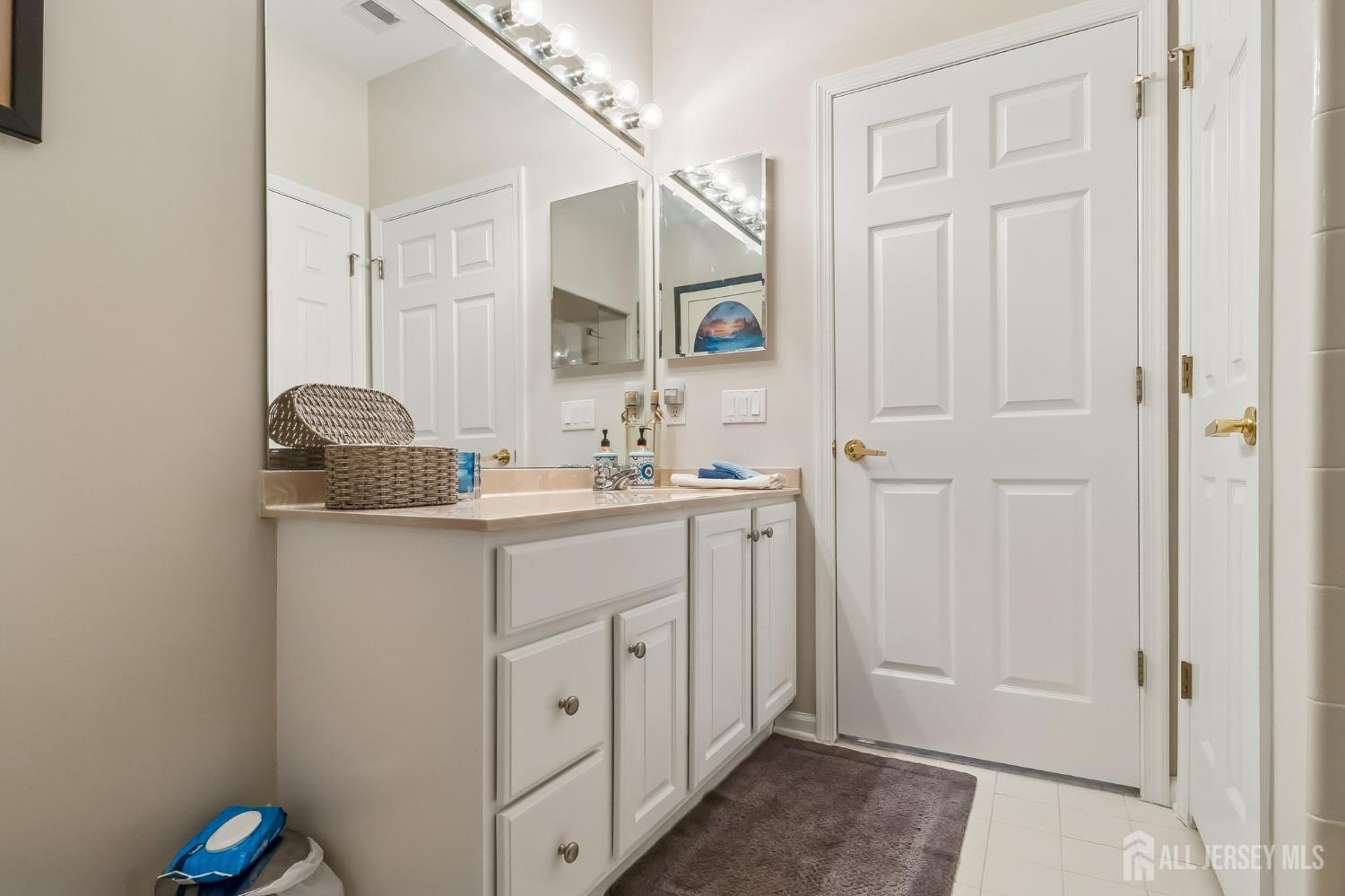 4 Trent Road Monroe Township, NJ 08831 - Photo 23 of 32