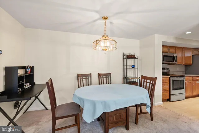 $2,700 | 6905 B Keyser Way, Alexandria, VA 22310