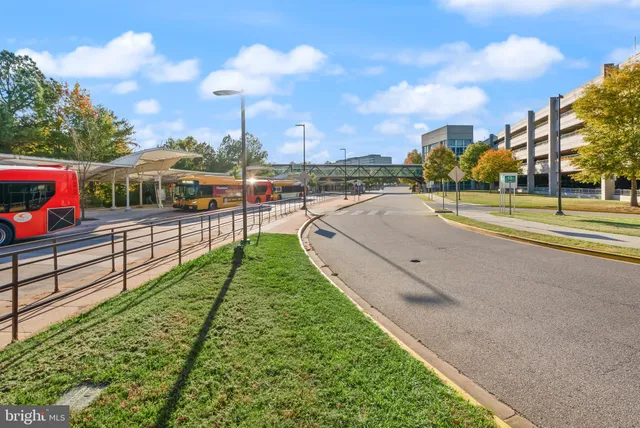 $2,700 | 6905 B Keyser Way, Alexandria, VA 22310