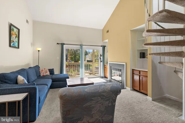 $2,700 | 6905 B Keyser Way, Alexandria, VA 22310