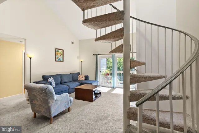 $2,700 | 6905 B Keyser Way, Alexandria, VA 22310