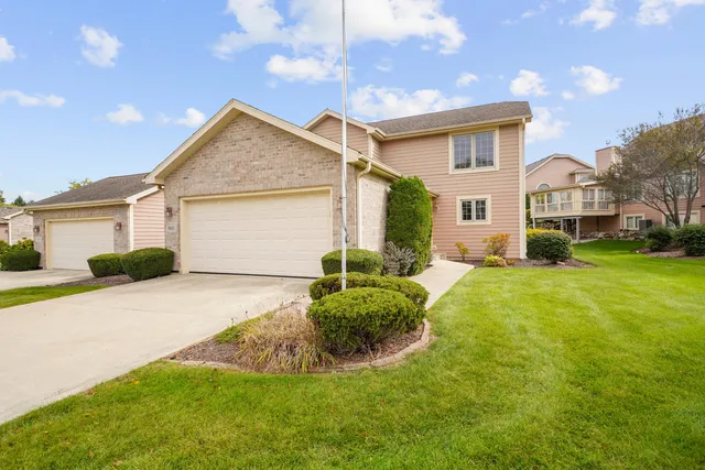 $439,900 | 9143 Prairie Village Drive, Pleasant Prairie, WI 53142