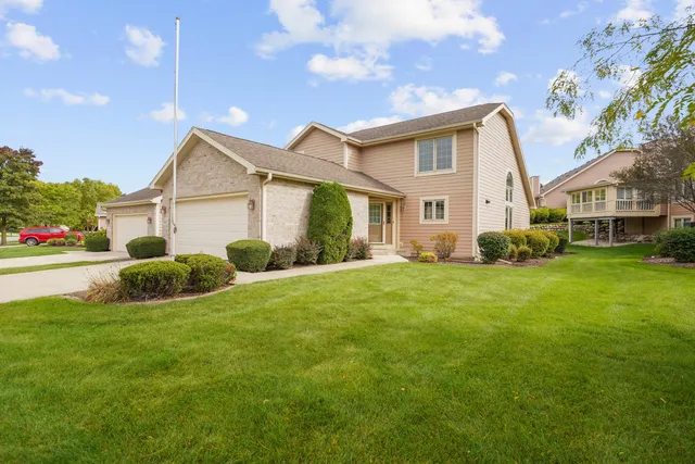 $439,900 | 9143 Prairie Village Drive, Pleasant Prairie, WI 53142