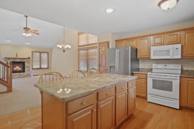 $439,900 | 9143 Prairie Village Drive, Pleasant Prairie, WI 53142