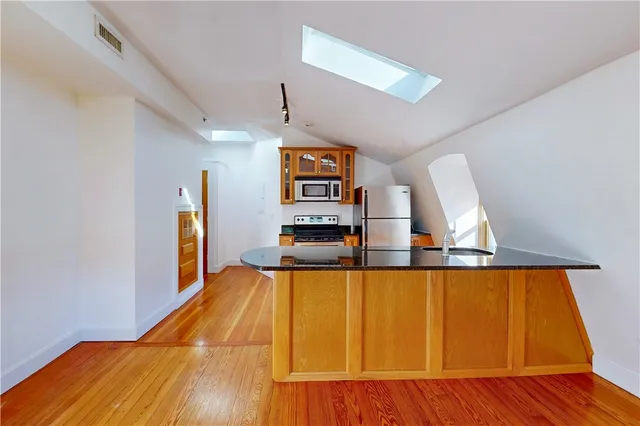 $2,200 | 54 Halsey Street, Unit 6, Providence, RI 02906