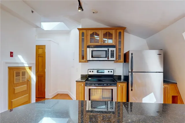 $2,200 | 54 Halsey Street, Unit 6, Providence, RI 02906