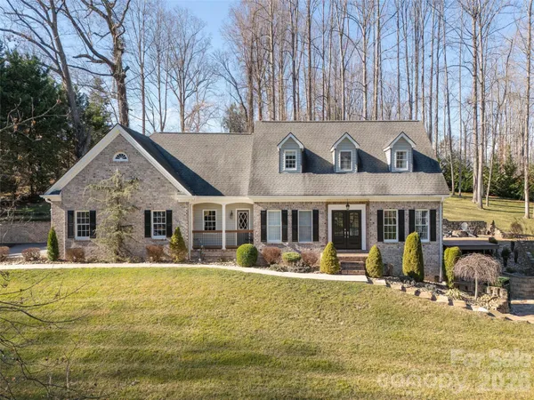 $949,000 | 514 Whispering Hills Drive, Hendersonville, NC 28792