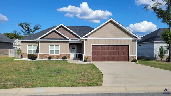 $2,200 | 116 Cascades Court, Bonaire, GA 31005