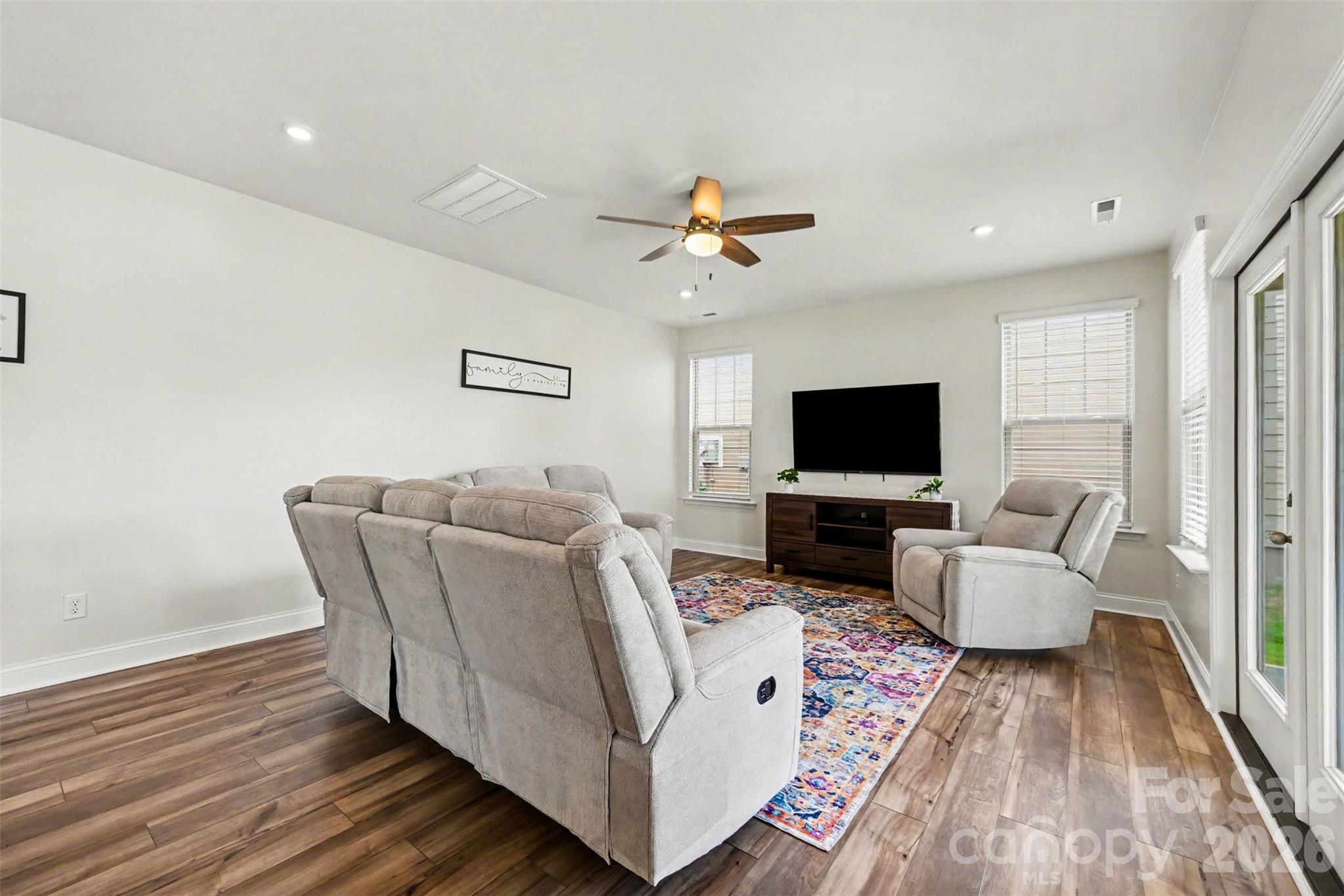 642 Amberjack Place York, SC 29745 - Photo 7 of 32