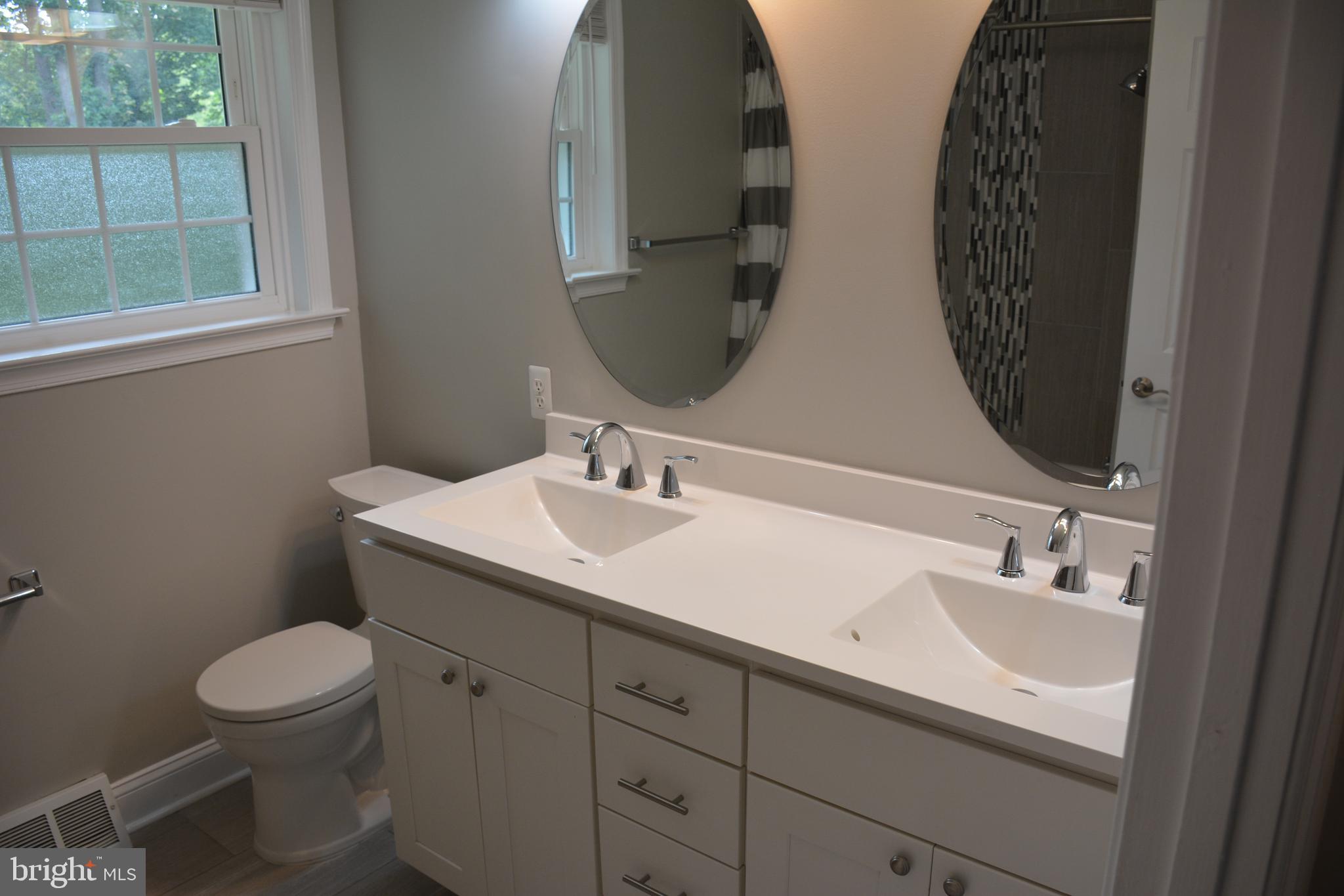 711 Brainerd Road Exton, PA 19341 - Photo 16 of 18 Hallway full bathroom