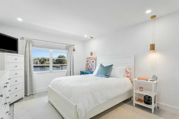 $2,950 | 330 North Federal Highway, Unit 211, Deerfield Beach, FL 33441