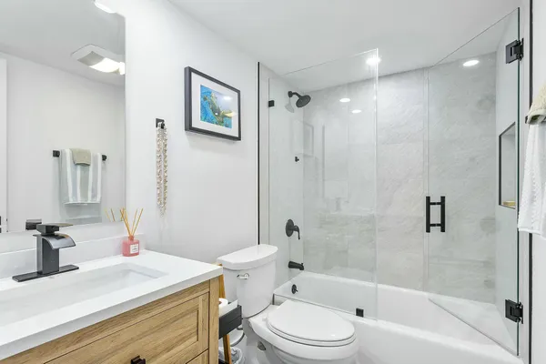 $2,950 | 330 North Federal Highway, Unit 211, Deerfield Beach, FL 33441