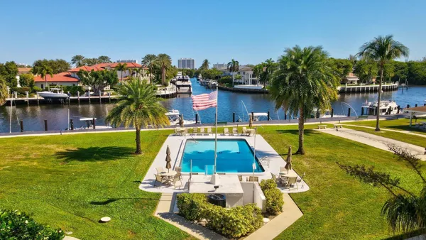 $2,950 | 330 North Federal Highway, Unit 211, Deerfield Beach, FL 33441