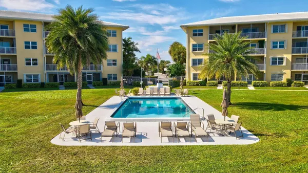 $2,950 | 330 North Federal Highway, Unit 211, Deerfield Beach, FL 33441