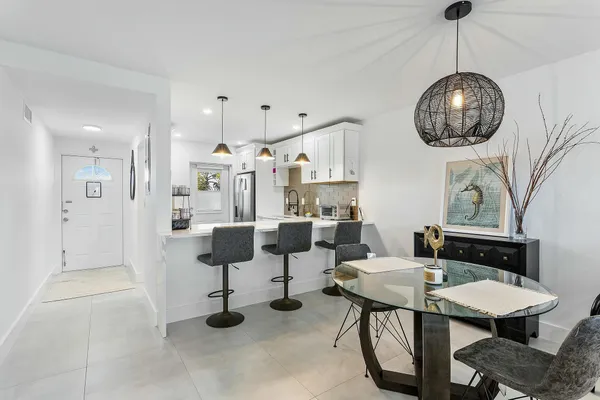 $2,950 | 330 North Federal Highway, Unit 211, Deerfield Beach, FL 33441