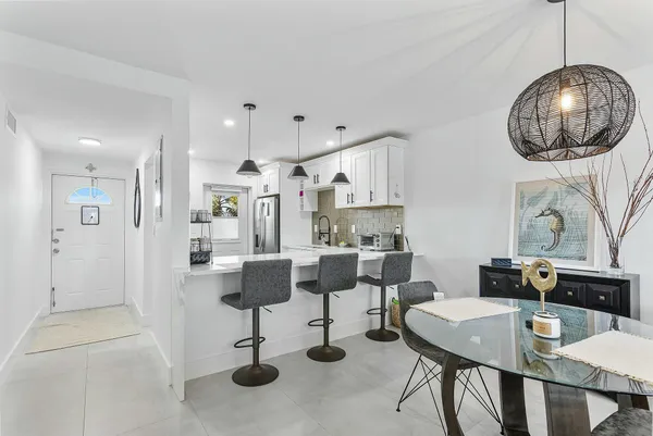 $2,950 | 330 North Federal Highway, Unit 211, Deerfield Beach, FL 33441