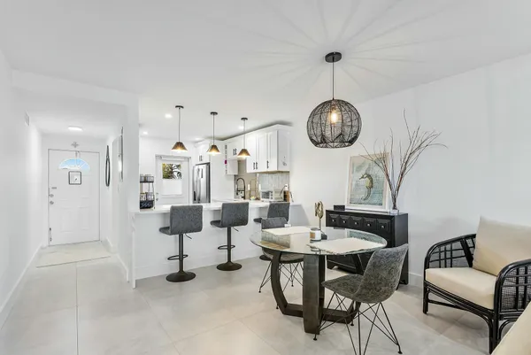 $2,950 | 330 North Federal Highway, Unit 211, Deerfield Beach, FL 33441